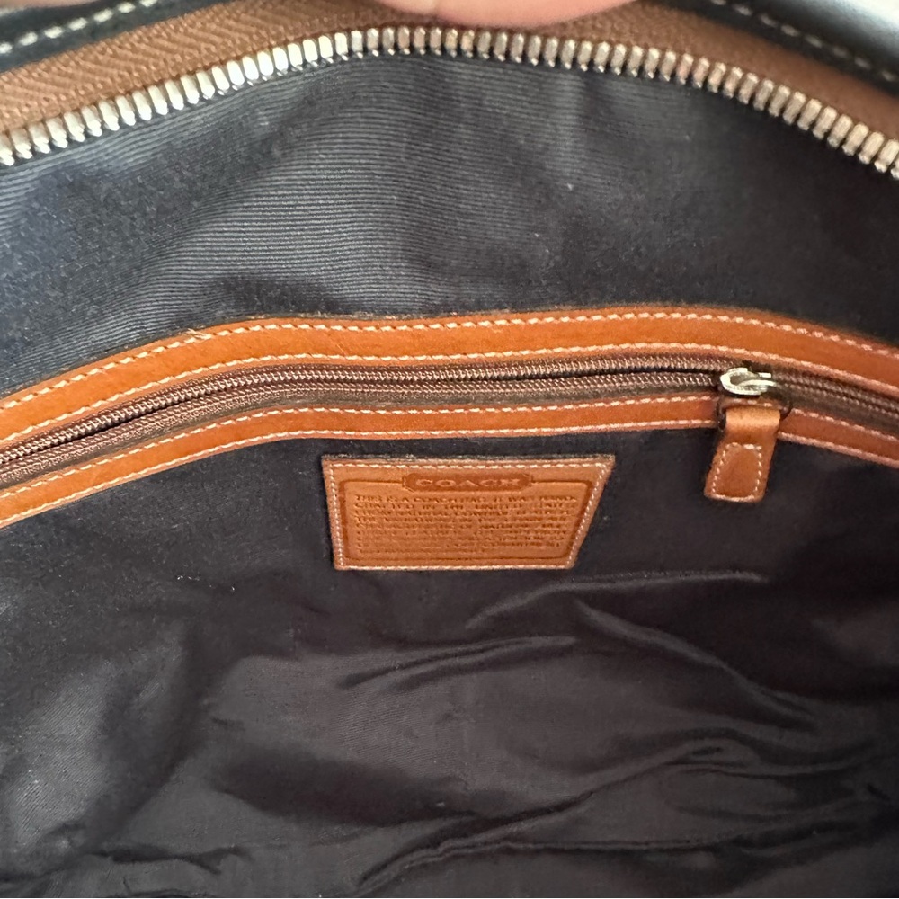 Coach - Picture 3 of 4